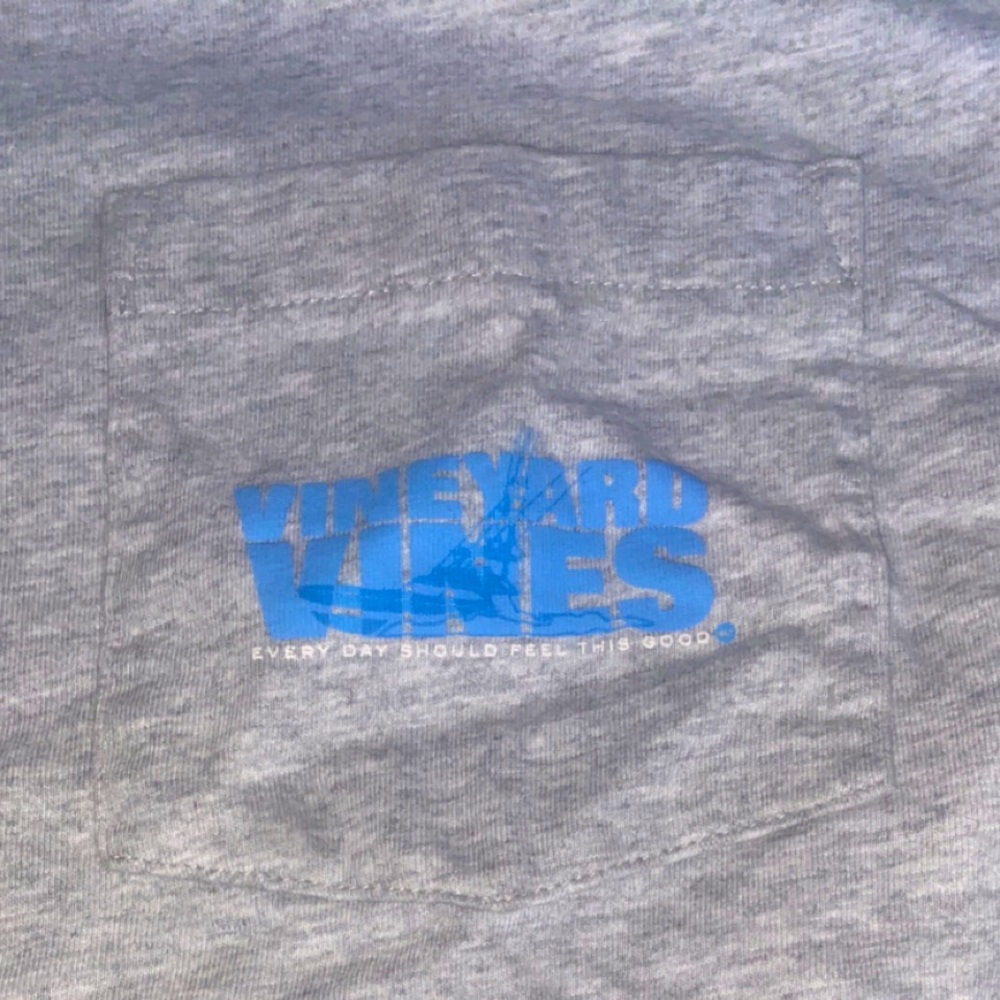 vineyard vines t shirt
